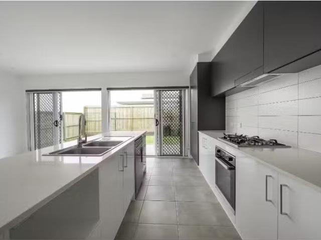 New 12a Acreage Street, Cumbalum House for rent Listed by Eri.