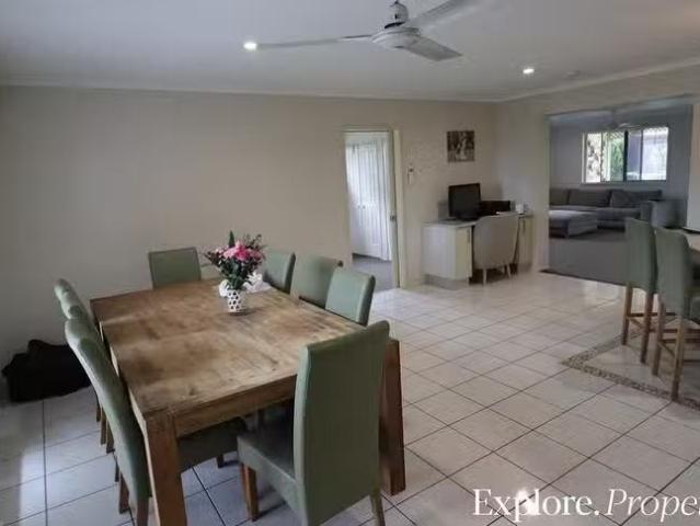 Cozy 130 Broompersons Drive, Beaconsfield, QLD 4740