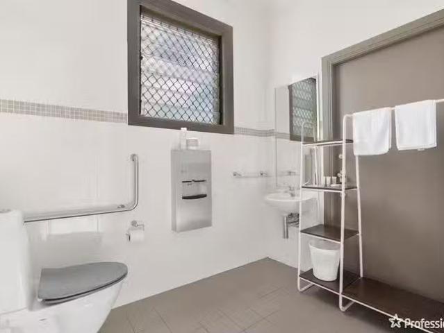Cozy 131 Butler Street, Armidale, NSW 2350