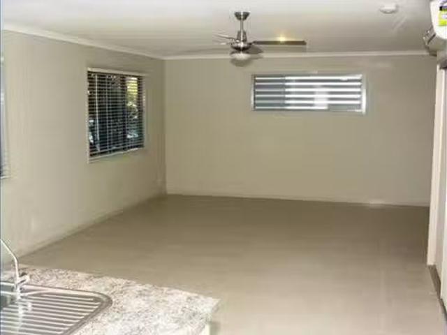 Deal! 1/333 Anzac Avenue, Kippa Ring, QLD 4021