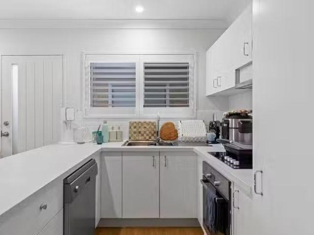Just in! 13/3 Central Avenue, Sherwood, QLD 4075