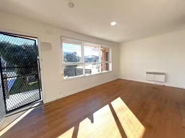 Unique 1/33 Roberts Road, Airport West, VIC 3042