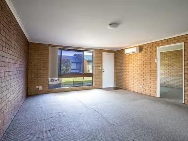 Cheap 13/607 Prune Street, Lavington, NSW 2641