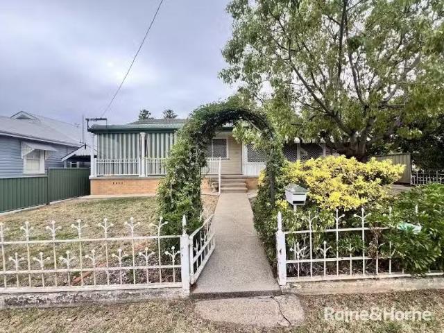 Deal! 136A Denison Street, WEST TAMWORTH House for rent Liste.