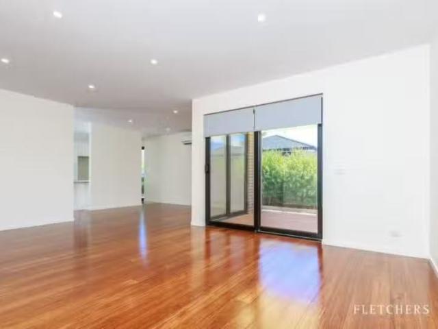 For Rent! 1/37 Elliot St, Knoxfield VIC 3180 Townhouse For L.