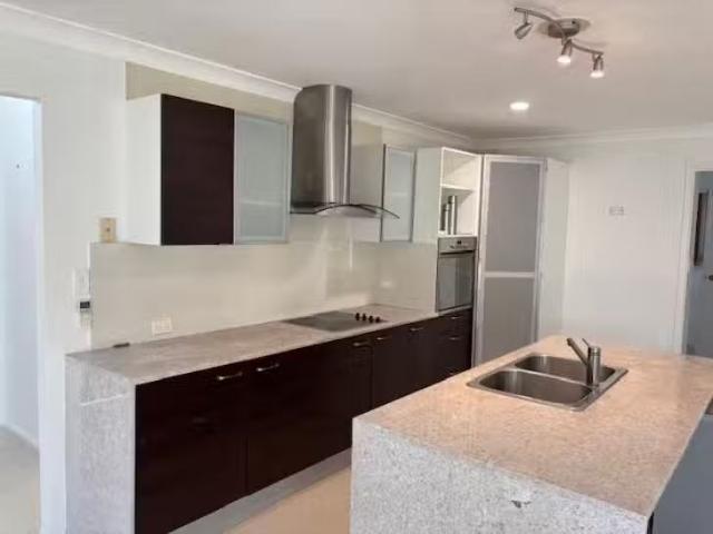 Nice 137 Monterey Keys Drive, Helensvale, QLD 4212
