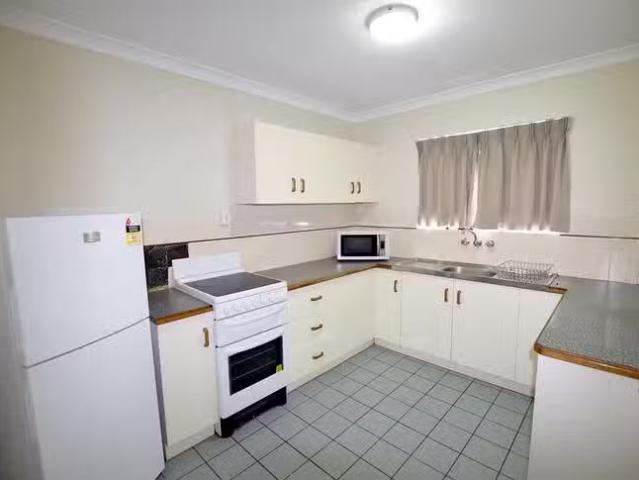 Charming 1/38 Yarroon Street, Gladstone Central, QLD 4680