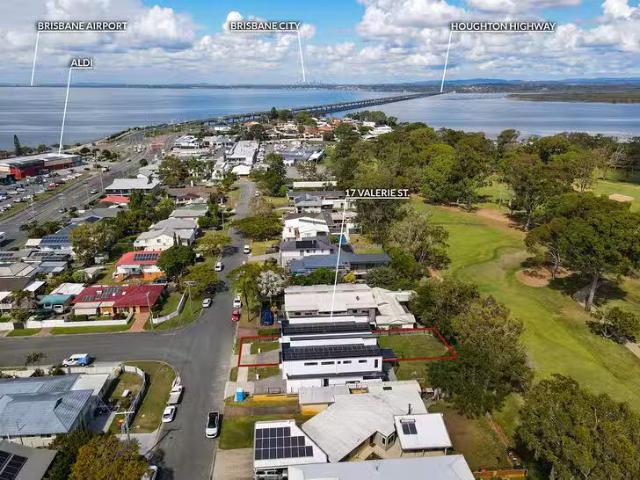 Unique 17 Valerie Street, Clontarf, QLD 4019