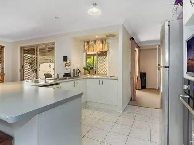 Nice 17 Allenby Crescent, Windaroo, QLD 4207