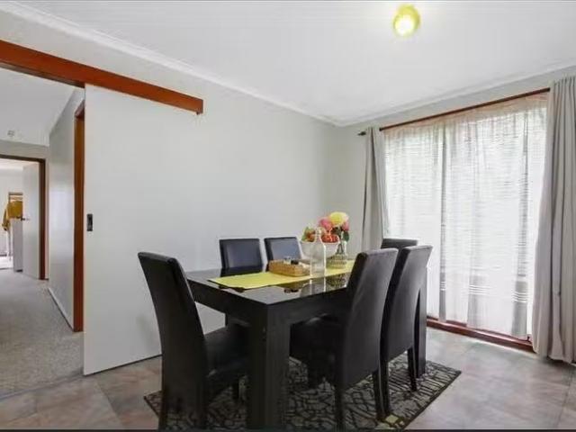 Just in! 17 Cathcart Close, Chisholm, ACT 2905