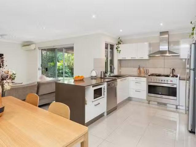 For Rent! 17 Forest Hills Court, Parkwood, QLD 4214