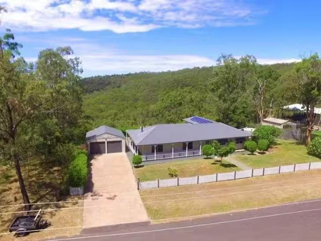 For Rent! 17 Gordon Crescent, Withcott, QLD 4352
