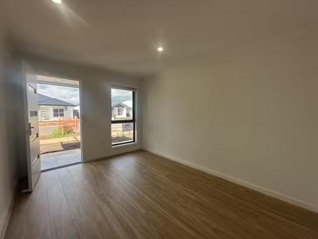 Nice 17 Knight Court, Munno Para Downs, SA 5115