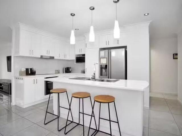 Just in! 17 Maranark Avenue, Mount Pleasant, QLD 4740