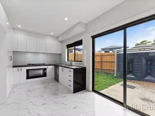 New 1/7 Poplar Crescent, Bellfield VIC 3081