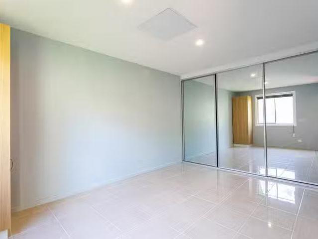 Deal! 17A Lavis Drive, Mount Warrigal, NSW 2528