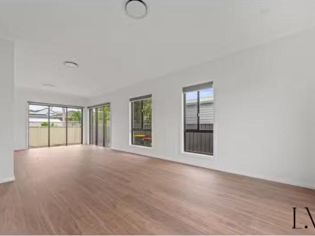 Cozy 17A Victoria Street, Adamstown Townhouse for rent Listed.