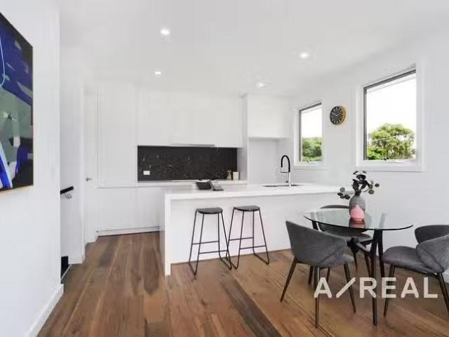 Rental! 1/407 Geelong Road, Kingsville, VIC 3012