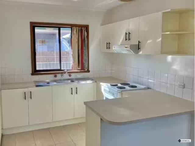 Cheap 1/411 Griffith Road, Lavington Apartment for rent Liste.