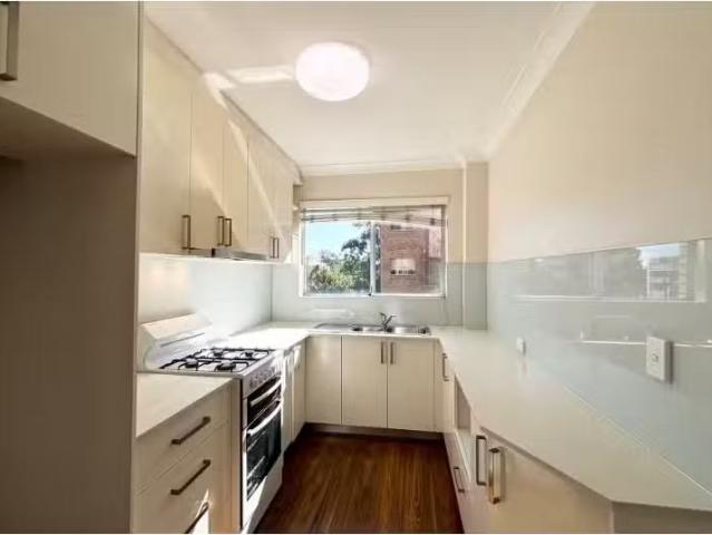 Deal! 14/11 13 Good Street, Parramatta Apartment for rent Lis.