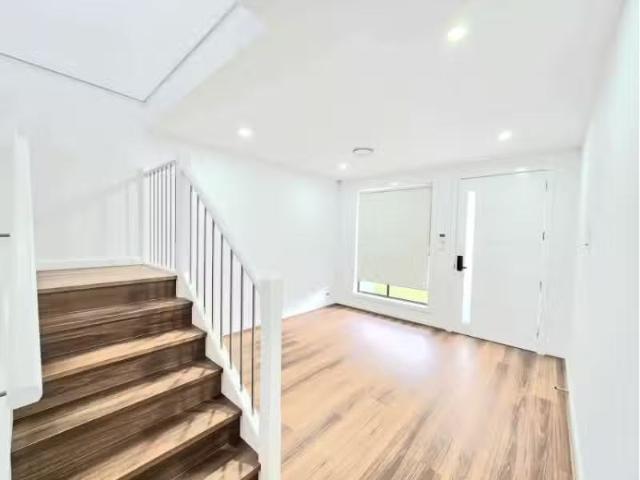 Cheap 142 Ketley Circuit, Marsden Park Townhouse for rent Lis.
