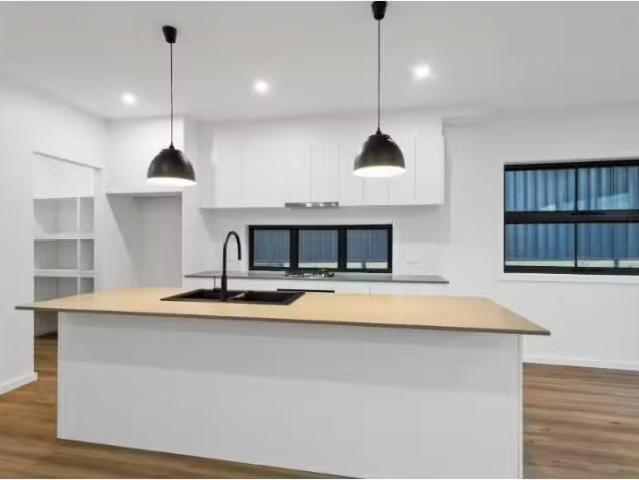 New 1/43 Gallop Street, BERKELEY Townhouse for rent Listed by.