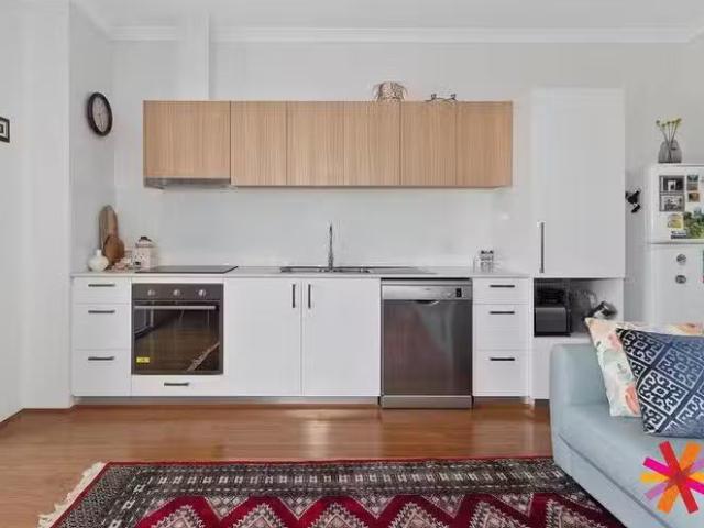 Cheap 14/5 Barker Avenue, Como, WA 6152