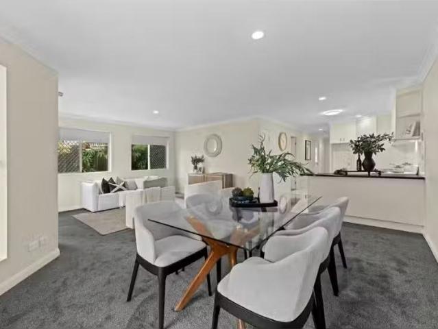 Nice 1/46 Chatsworth Road, GREENSLOPES Apartment for rent Lis.