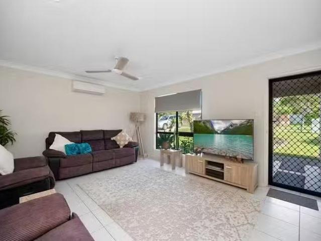 Nice 149 Kennard Circuit, Bushland Beach, QLD 4818