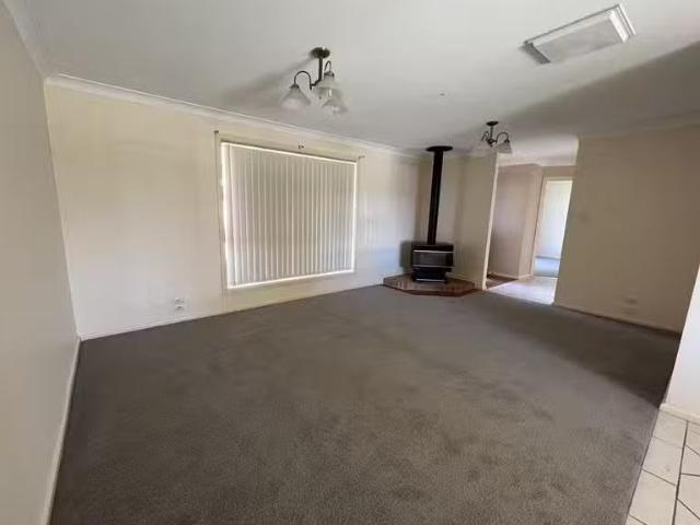 For Rent! 14 Vaucluse Place, Parkes House for rent Listed by.