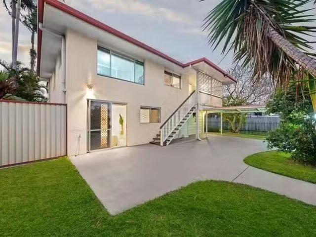 Charming 14 Cavell Street, Birkdale, QLD 4159