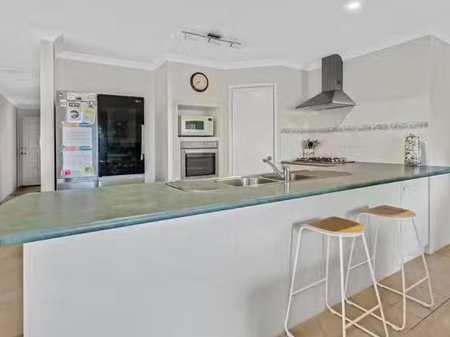 Deal! 14 De Grey Lane, Eaton, WA 6232