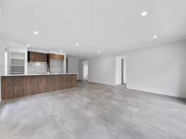 For Rent! 14 Emerald Street, Pallara, QLD 4110