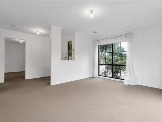 Charming 14 Guyenne Court, Hoppers Crossing, VIC 3029