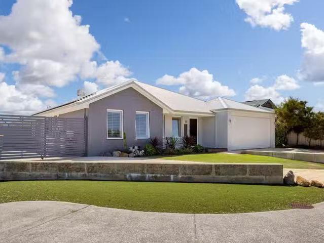 Unique 14 Indooroopilly Crescent, Dunsborough, WA 6281