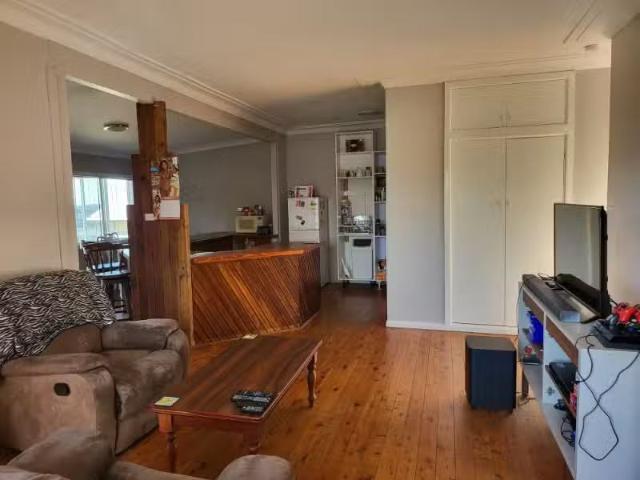 New 14 Joy Street, Gorokan House for rent Listed by Summah Bo.