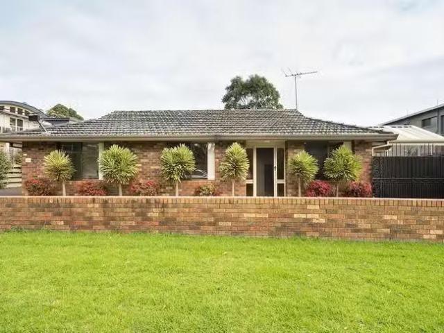 Nice 1/4 Mchaffie Drive, Cowes, VIC 3922