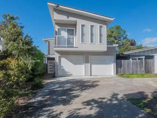 Unique 14 Saint Clements Road, Oxley, QLD 4075