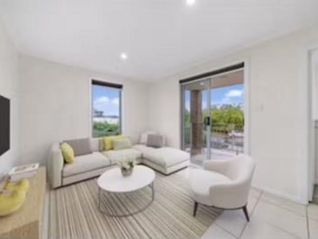 Charming 14B Moonlight Ave, Harrison Townhouse for rent Liste.
