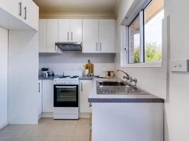 Nice 15/117 Como Parade East, Parkdale, VIC 3195