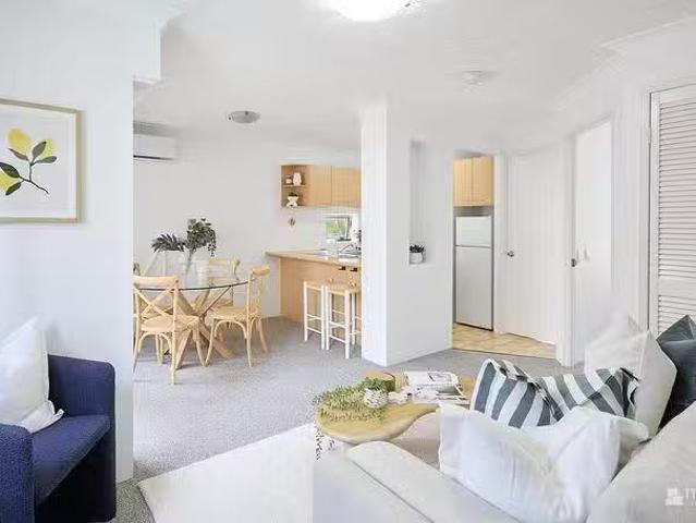 For Rent! 15/21 Peerless Avenue, Mermaid Beach, QLD 4218