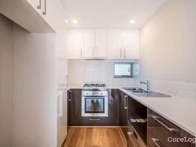 Cozy 15/233 Wharf Street, Queens Park, WA 6107