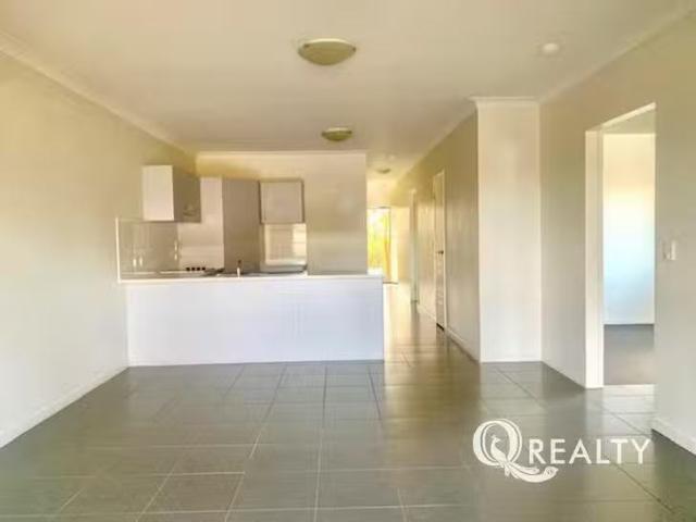 For Rent! 1/54 Stringybark Street, Regents Park, QLD 4118