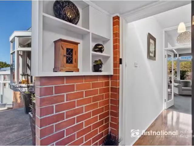 Cheap 15/51 Mount Stuart Road, MOUNT STUART Apartment for rent.