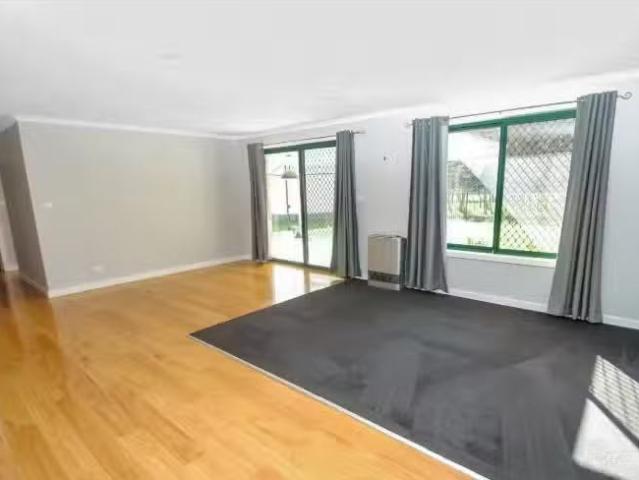 New 156 Bells Road, Lithgow House for rent Listed by Varun Ki.