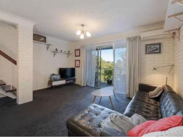 Rental! 1/57 Nesca Parade, The Hill Apartment for rent Listed.