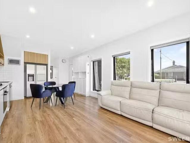 For Rent! 1/58 Upton Street, Altona, VIC 3018