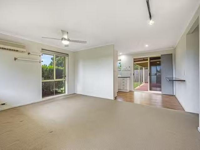 Nice 15 Thistle Street, Regents Park, QLD 4118