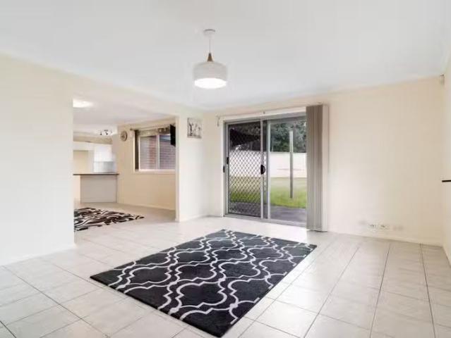 Just in! 15 Bellerive Close, West Hoxton NSW 2171