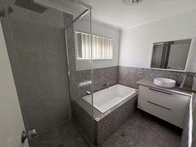 Cheap 15 Bunya Court, Eli Waters, QLD 4655
